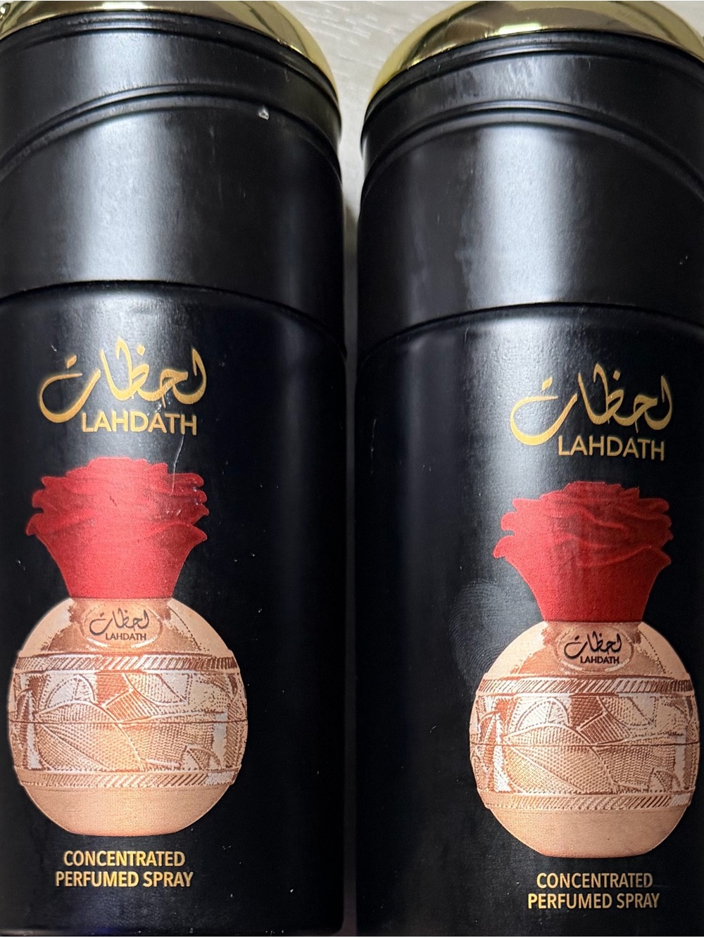 Lahdath Concentrated Perfumed Spray - Black with Red Accent